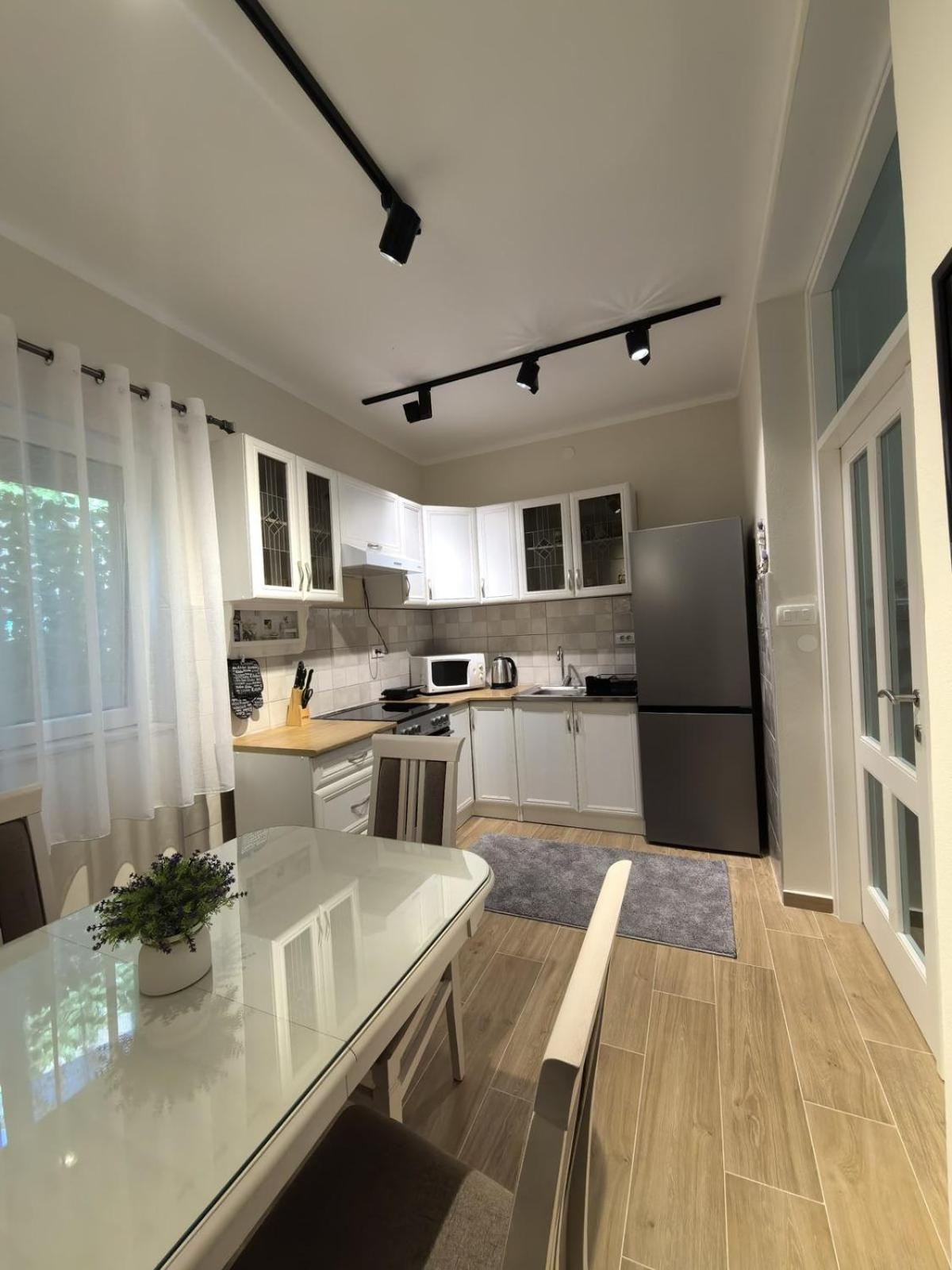 Sunny Hill - Parking - Fenced Garden - Luxury Loft Apartment Котор Екстериор снимка